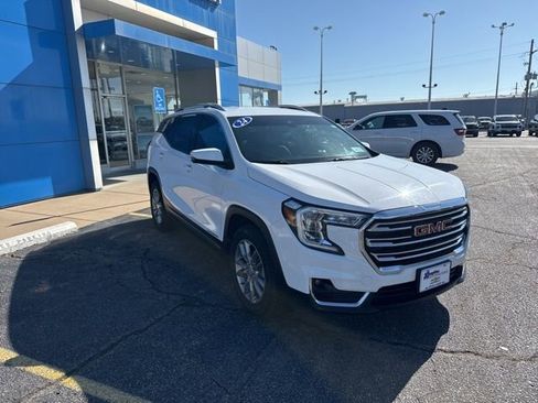 Used 2024 GMC Terrain SLT image 9