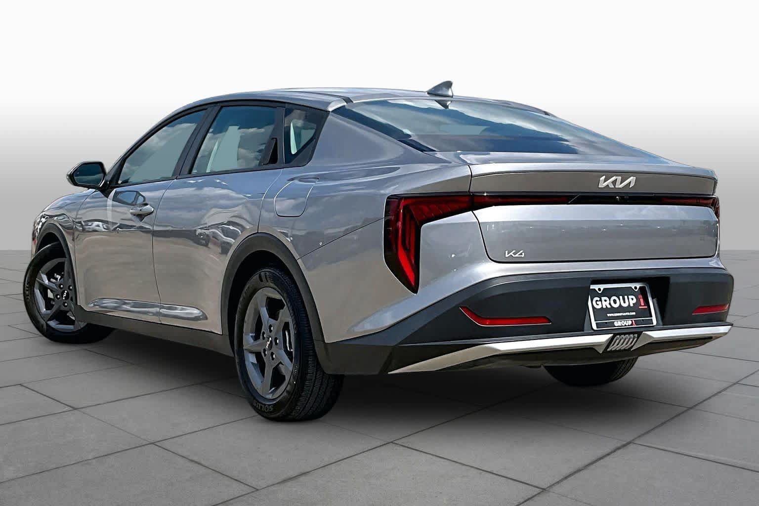 Used 2025 Kia K4 FWD image 12