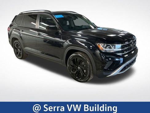 Certified 2023 Volkswagen Atlas SE w/ Panoramic Sunroof Package AWD/4WD image 7