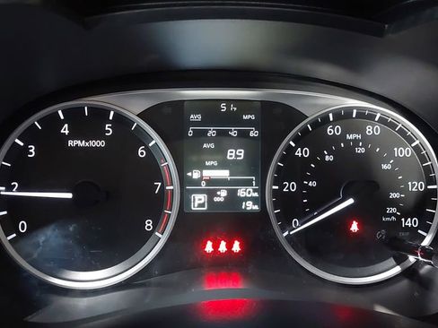 Used 2025 Nissan Versa S w/ Trunk Package image 22