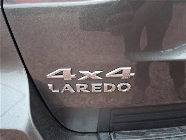 Used 2012 Jeep Grand Cherokee Laredo w/ Laredo E Group AWD/4WD image 15