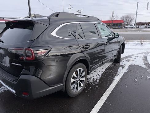 Certified 2023 Subaru Outback Limited image 3