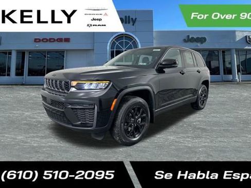 New 2026 Jeep Grand Cherokee Laredo image 1