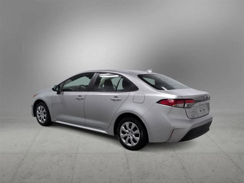 Used 2024 Toyota Corolla LE image 5