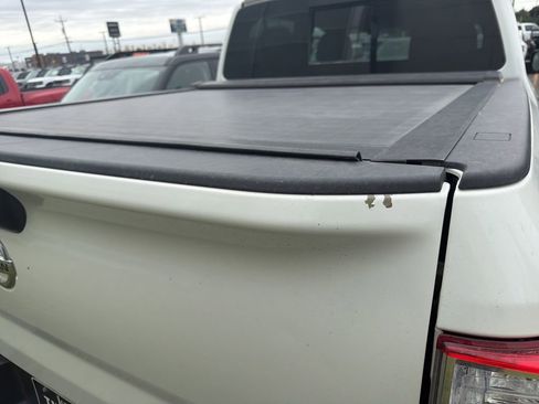 Used 2017 Nissan Titan PRO-4X AWD/4WD image 12