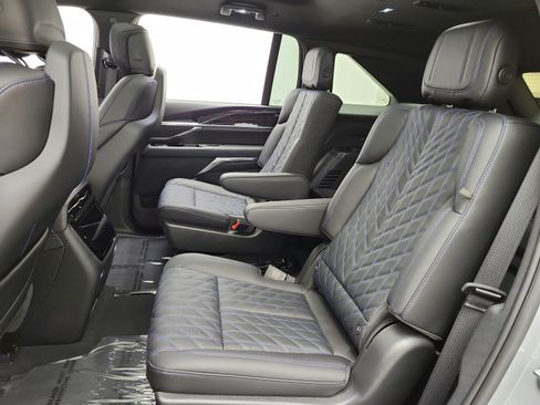 Used 2026 Cadillac Escalade IQ Sport 1 AWD/4WD image 13