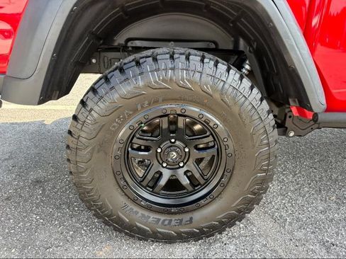Used 2020 Jeep Gladiator Rubicon AWD/4WD image 26