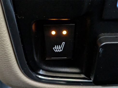 Used 2021 Jeep Grand Cherokee Limited w/ Luxury Group II image 18