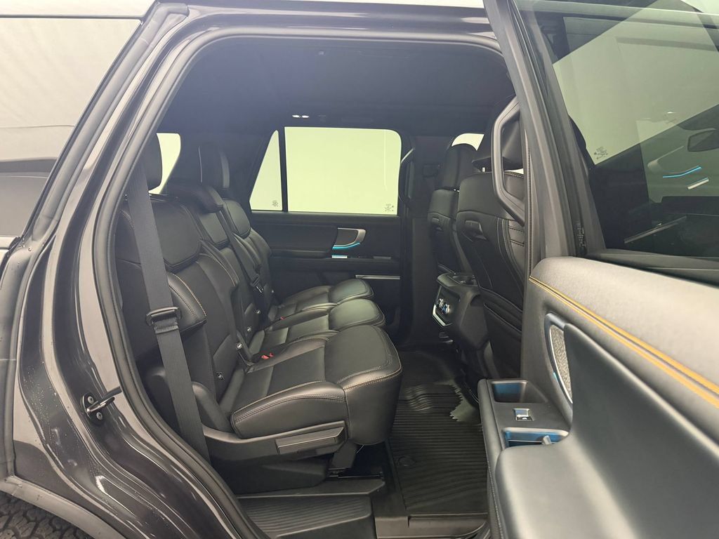 Used 2025 Ford Expedition Tremor AWD/4WD image 30