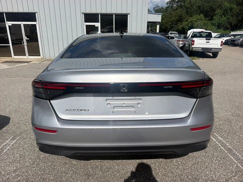 Used 2025 Honda Accord SE image 8