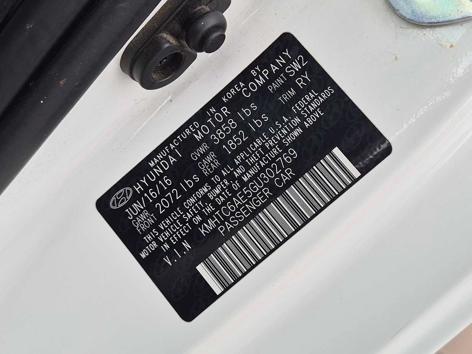 Used 2016 Hyundai Veloster Turbo FWD image 34