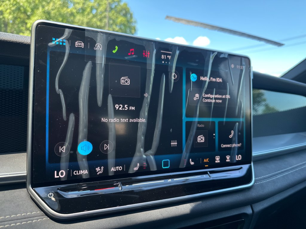 New 2026 Volkswagen Tiguan SE R-Line AWD/4WD image 14