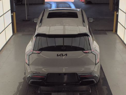 Used 2026 Kia EV9 Land w/ Nightfall Edition Package image 6