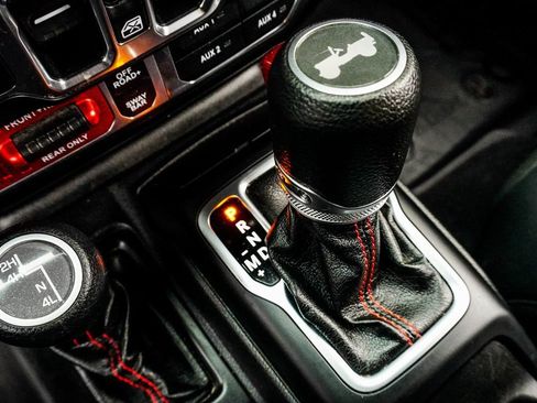 Used 2021 Jeep Wrangler Unlimited Rubicon AWD/4WD image 24