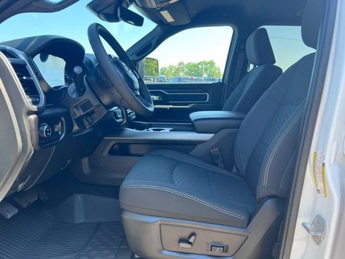 Used 2025 RAM 2500 Big Horn AWD/4WD image 4
