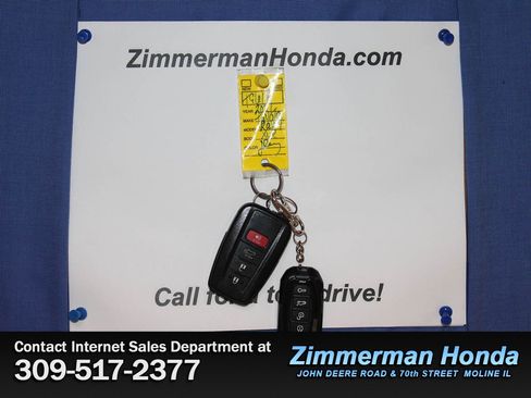 Used 2021 Toyota RAV4 XLE Premium AWD/4WD image 28