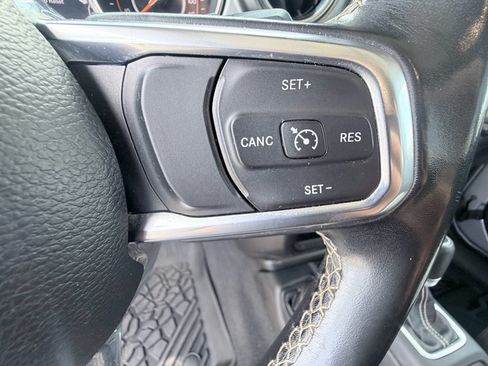 Used 2020 Jeep Wrangler Unlimited Sahara AWD/4WD image 17