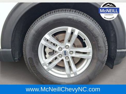 Used 2023 Ford Explorer XLT w/ Equipment Group 202A image 8