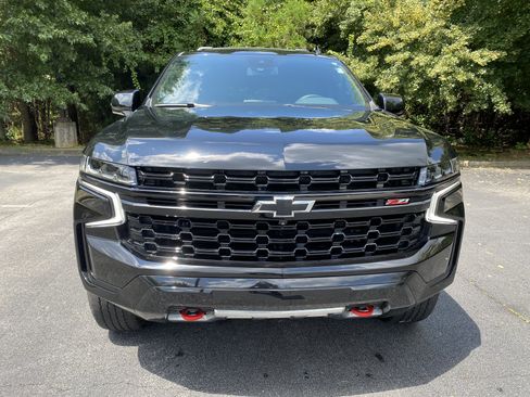 Used 2024 Chevrolet Suburban Z71 w/ Z71 Off-Road Package AWD/4WD image 3