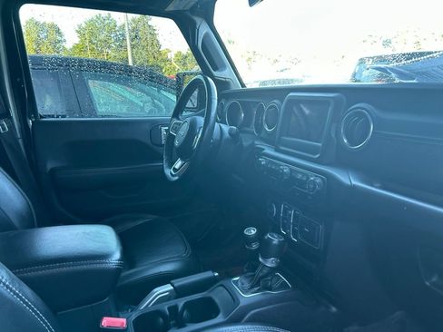 Used 2018 Jeep Wrangler Unlimited Sahara w/ LED Lighting Group AWD/4WD image 9