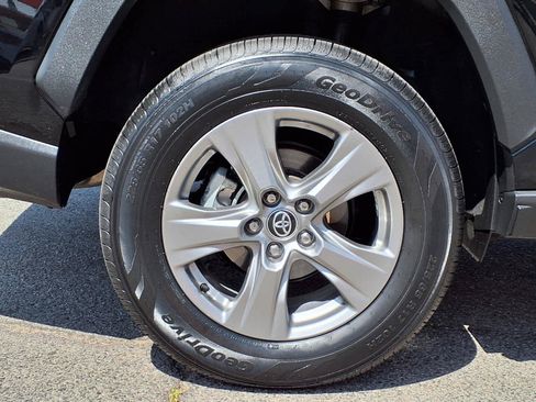 Certified 2024 Toyota RAV4 XLE FWD image 7