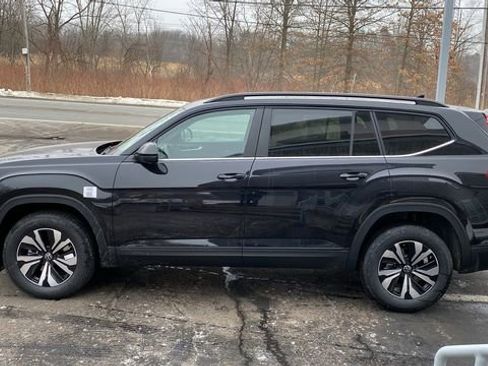 New 2026 Volkswagen Atlas SE image 8