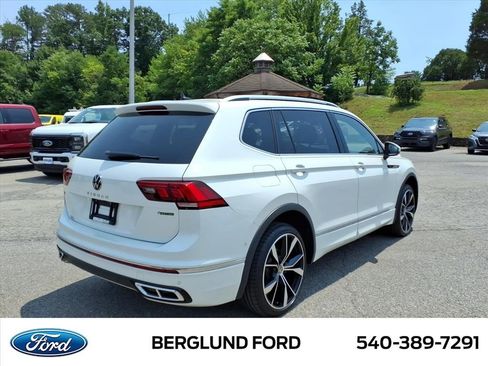 Used 2022 Volkswagen Tiguan SEL R-Line AWD/4WD image 5