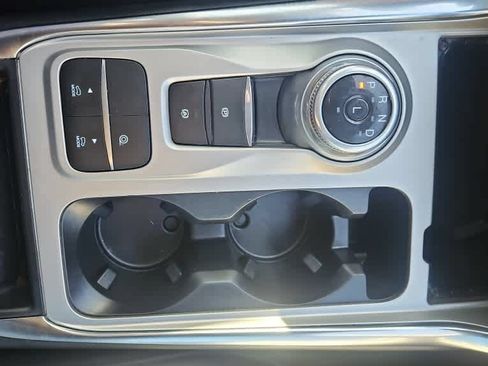 Used 2022 Ford Explorer XLT w/ Equipment Group 202A RWD image 19
