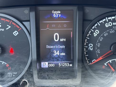 Used 2022 Toyota Tacoma SR image 13