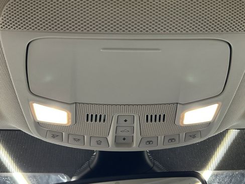 Used 2022 Ford Edge Titanium image 40