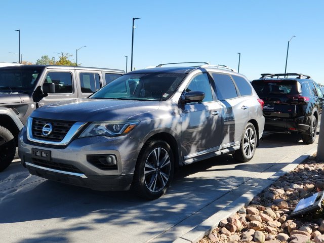 Used 2017 Nissan Pathfinder Platinum w/ Family Entertainment Package AWD/4WD image 1