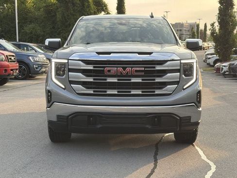 Used 2025 GMC Sierra 1500 SLE AWD/4WD image 8