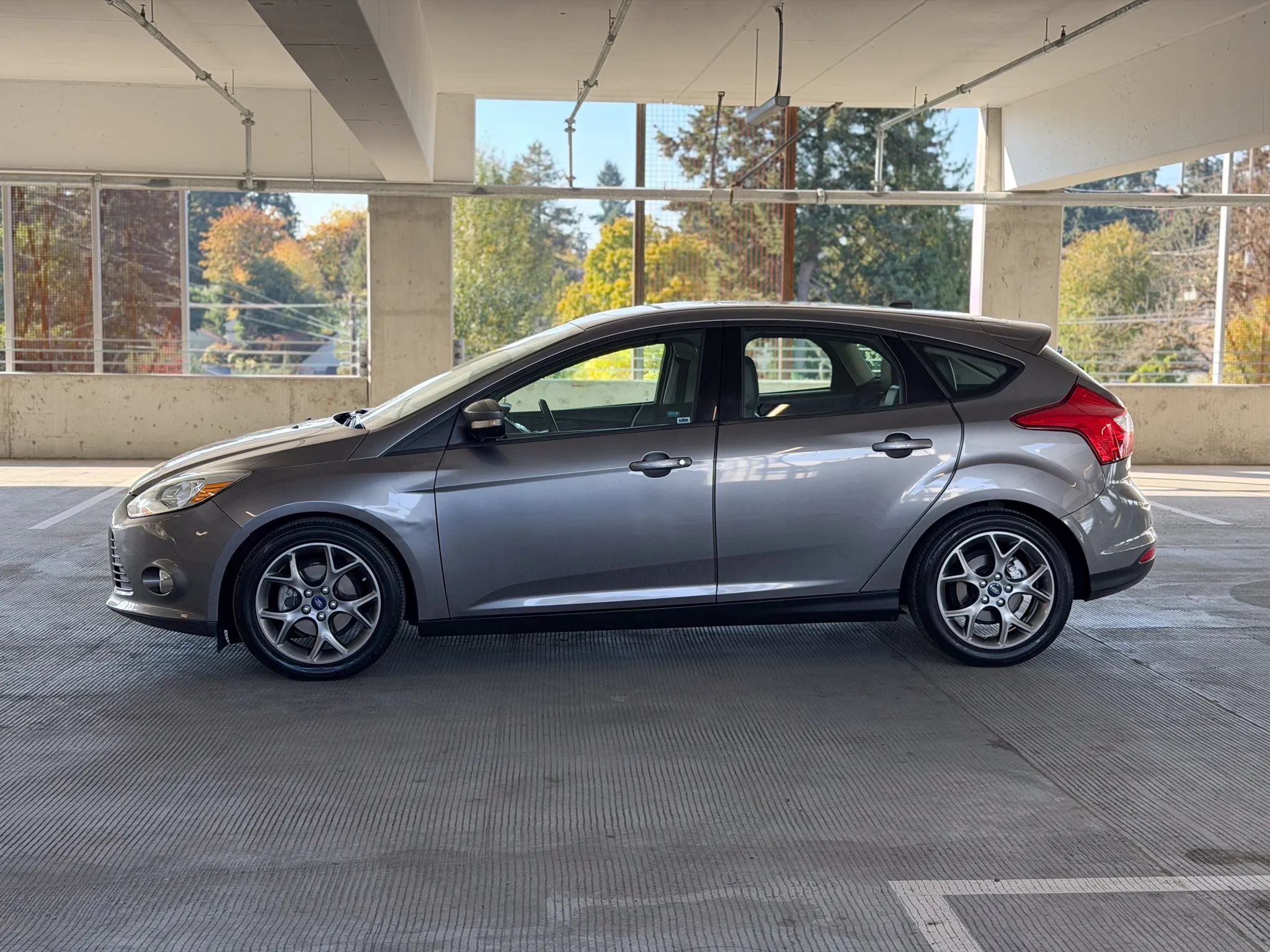 Used 2014 Ford Focus SE w/ Equipment Group 201A FWD image 8