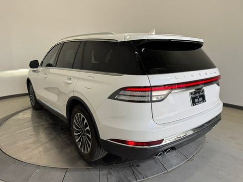Used 2023 Lincoln Aviator 2WD w/ Premium Package image 9