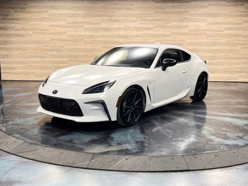 Used 2024 Toyota GR86 Premium image 5