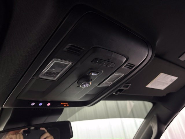 Used 2023 GMC Yukon SLT AWD/4WD image 40