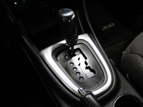 Used 2013 Chrysler 200 Touring image 16