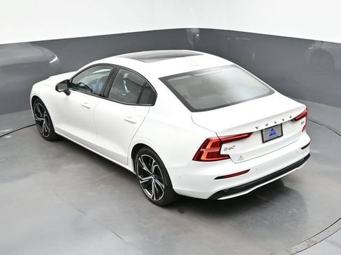 Used 2025 Volvo S60 B5 Plus FWD image 21
