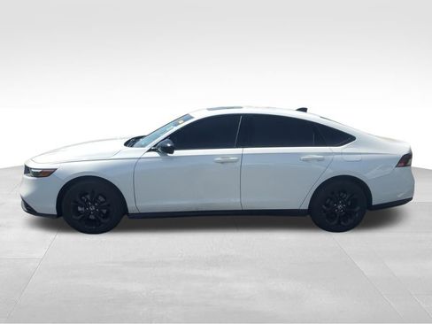 Used 2025 Honda Accord SE image 2