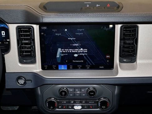 New 2025 Ford Bronco Outer Banks AWD/4WD image 19