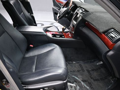 Used 2008 Lexus LS 460 RWD image 19