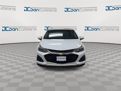 Used 2019 Chevrolet Cruze LT image 3