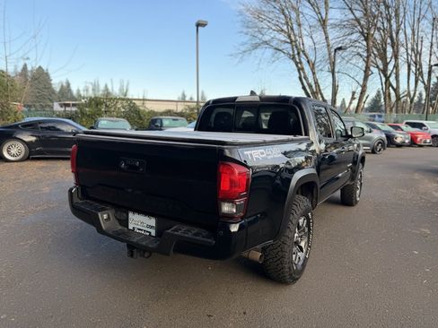 Used 2019 Toyota Tacoma TRD Off-Road image 3