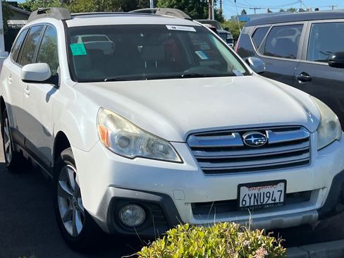 Used 2013 Subaru Outback 2.5i Limited image 3