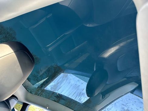 Used 2023 Tesla Model Y Performance image 17