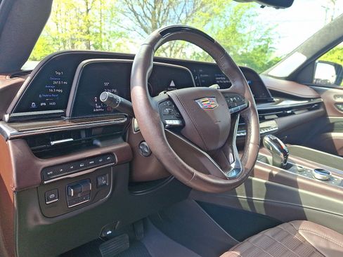 Certified 2024 Cadillac Escalade Premium Luxury Platinum AWD/4WD image 16