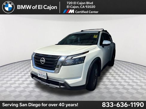 Used 2024 Nissan Pathfinder SV FWD image 1