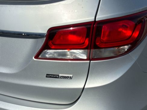 Used 2017 Hyundai Santa Fe AWD image 18