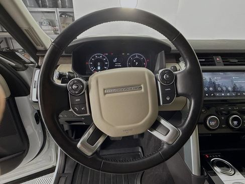 Used 2018 Land Rover Discovery HSE AWD/4WD image 12