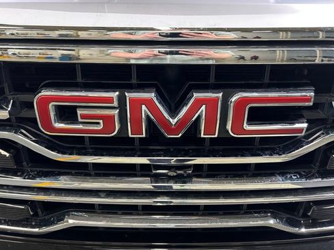 Used 2023 GMC Sierra 1500 SLT w/ SLT Premium Plus Package AWD/4WD image 10